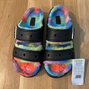 Crocs CLASSIC COZZZY SPRAY DYE SANDAL size 8